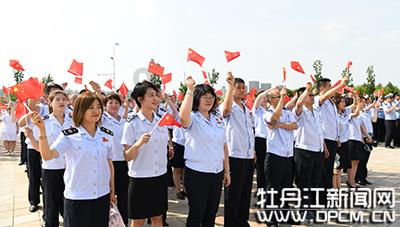 You+are+looking+at+the+moon+改为疑问句？游戏画面